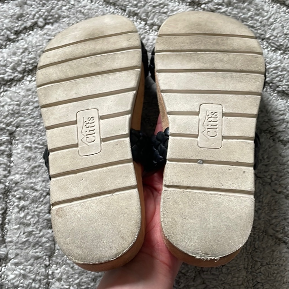 Cliffs Women's Black and Tan Sandals - Picture 2 of 2